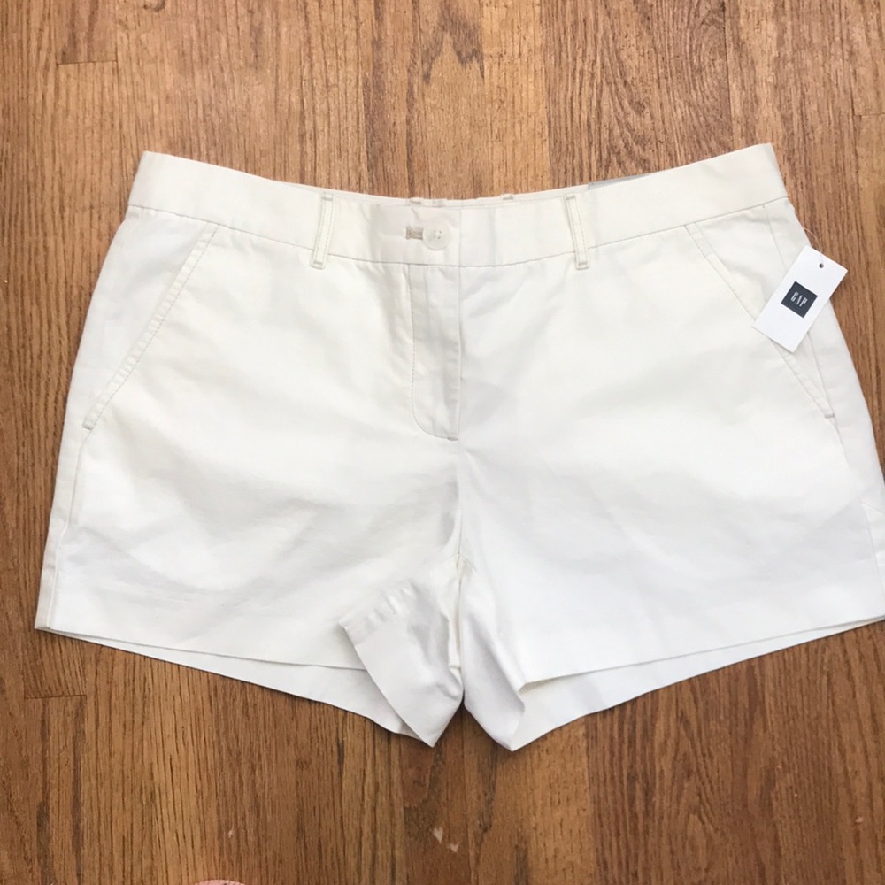 NWT Cream Gap Shorts Sz 4